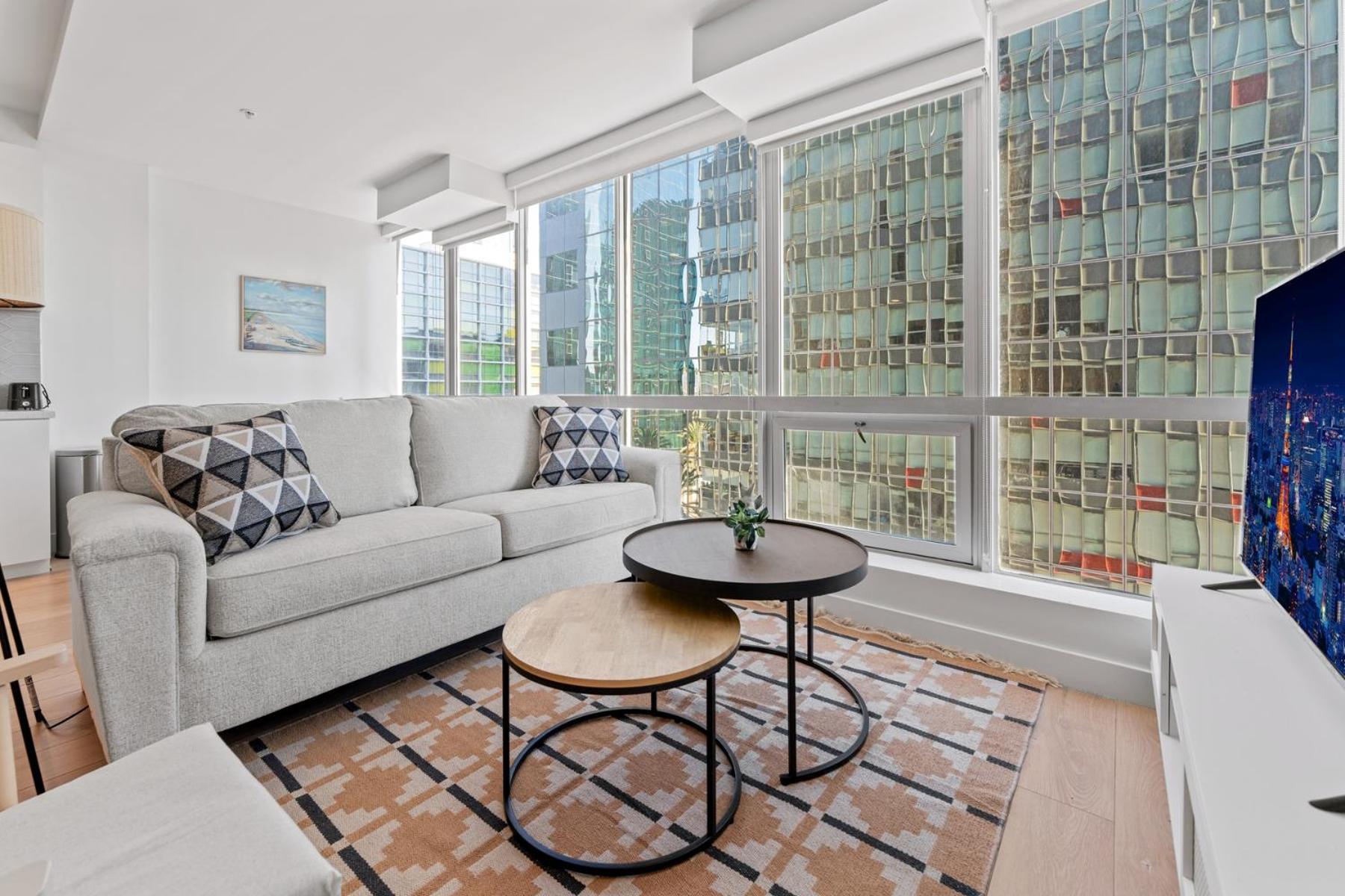 Stylish Downtown La Getaway - Prime Location On Wilshire Blvd! Hotel Los Angeles Exterior photo